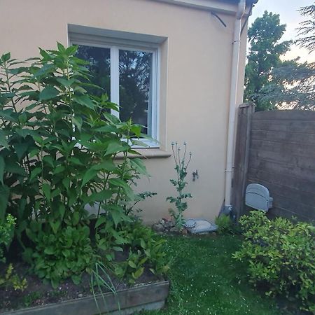 A la Topaze, Gite avec piscine privée chauffée pour 2 ou 3 Le May-sur-Evre Exterior foto