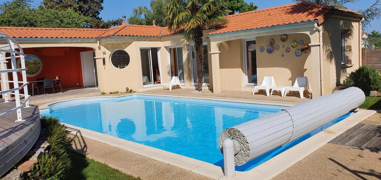 A la Topaze, Gite avec piscine privée chauffée pour 2 ou 3 Le May-sur-Evre Exterior foto