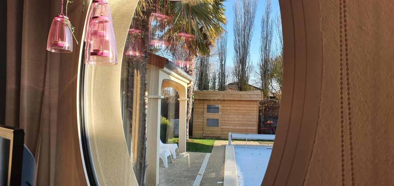 A la Topaze, Gite avec piscine privée chauffée pour 2 ou 3 Le May-sur-Evre Exterior foto