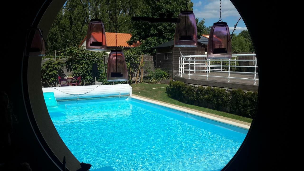 A la Topaze, Gite avec piscine privée chauffée pour 2 ou 3 Le May-sur-Evre Exterior foto